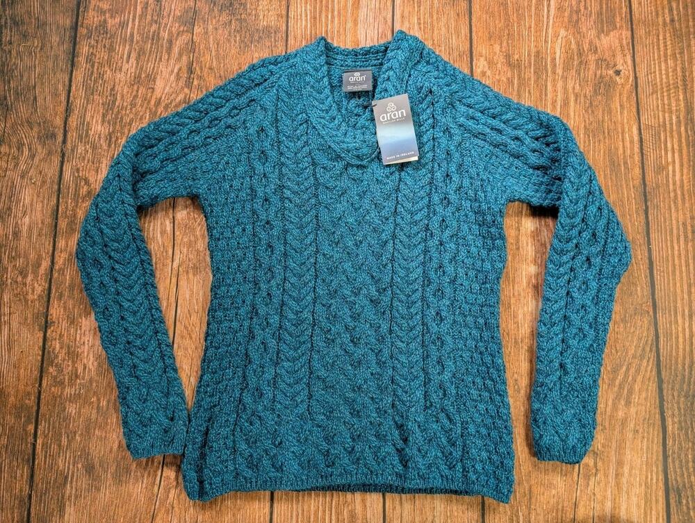 NWT Aran Woollen Mills 100% Merino Cable-Knit Sweater Teal Blue Green V Neck